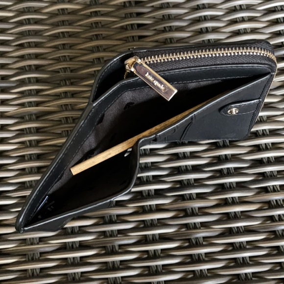 disney x kate spade new york other minnie mouse zip around wallet - Picture 13 of 16